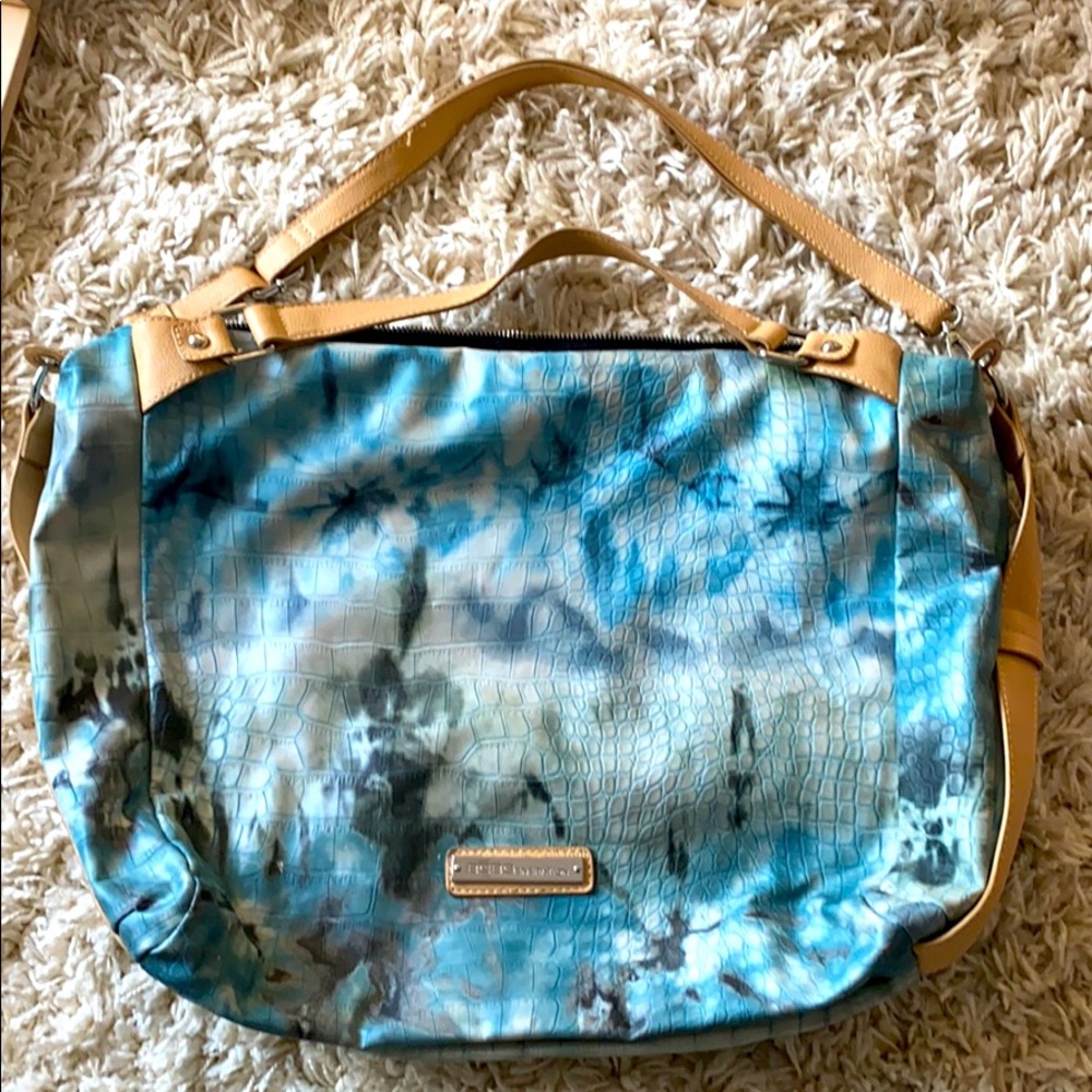 BCBG Lrge bag with laptop pouch - tie-dye pattern